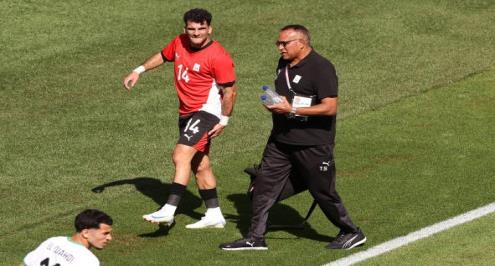 "عندي عروض ومش هضحي بنفسي".. طبيب المنتخب الأولمبي يكشف كواليس جلسته مع زيزو في الأولمبياد